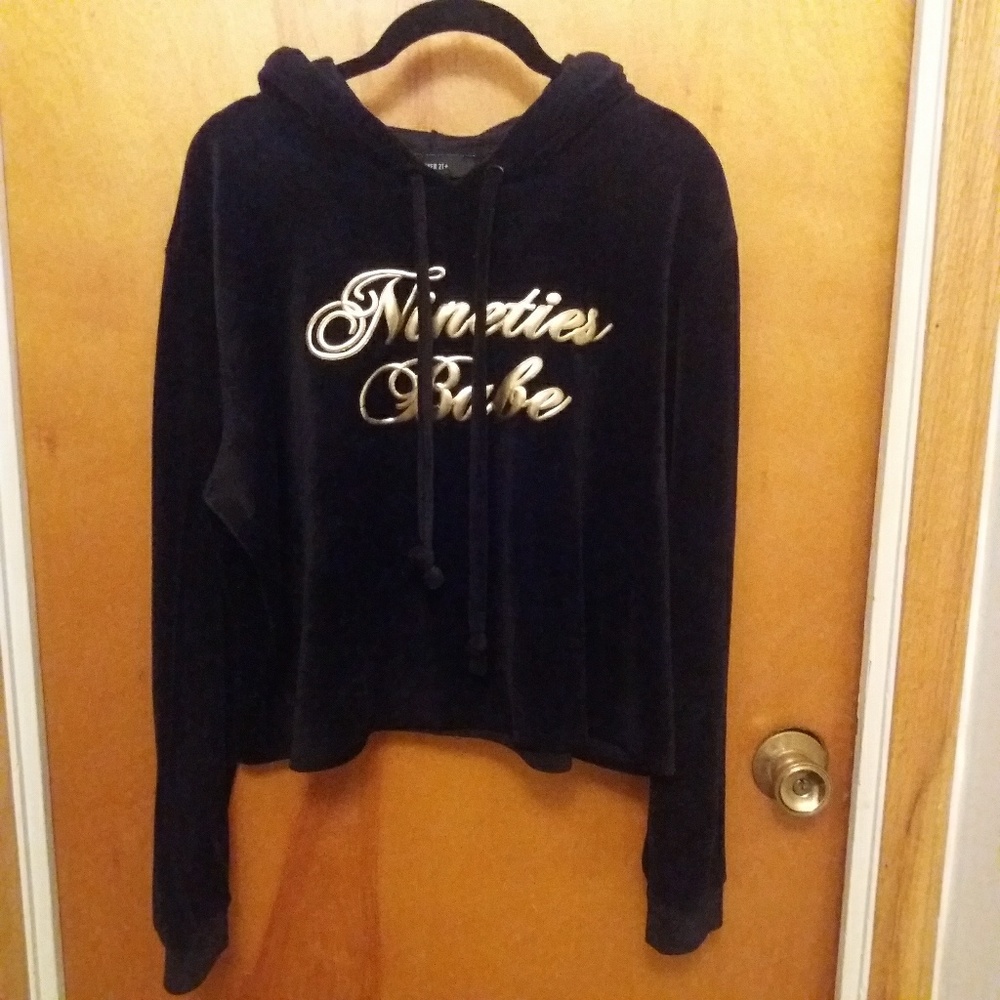 Fuzzy black cropped "Nineties Babe" hoodie (plus)